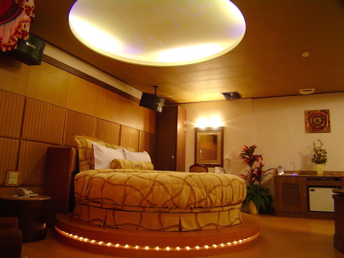 Daniel Spa Motel Pingzhen Luaran gambar