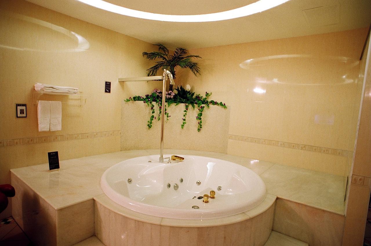Daniel Spa Motel Pingzhen Luaran gambar